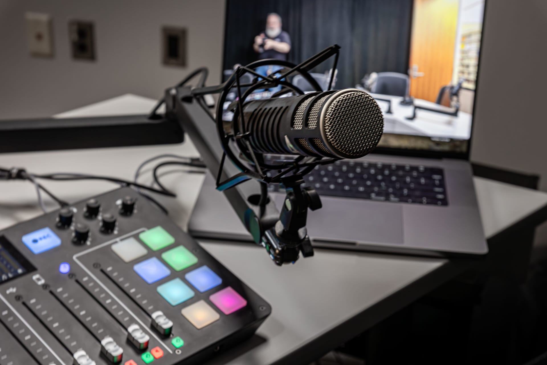 Cases Where Official Audio Commentary Is a Practical Alternative to Video Coverage